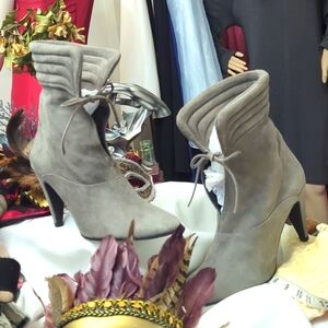 Jeffrey Campbell Grey ladies Boots